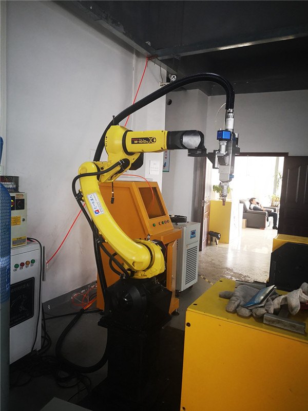 激光自動焊接機器手